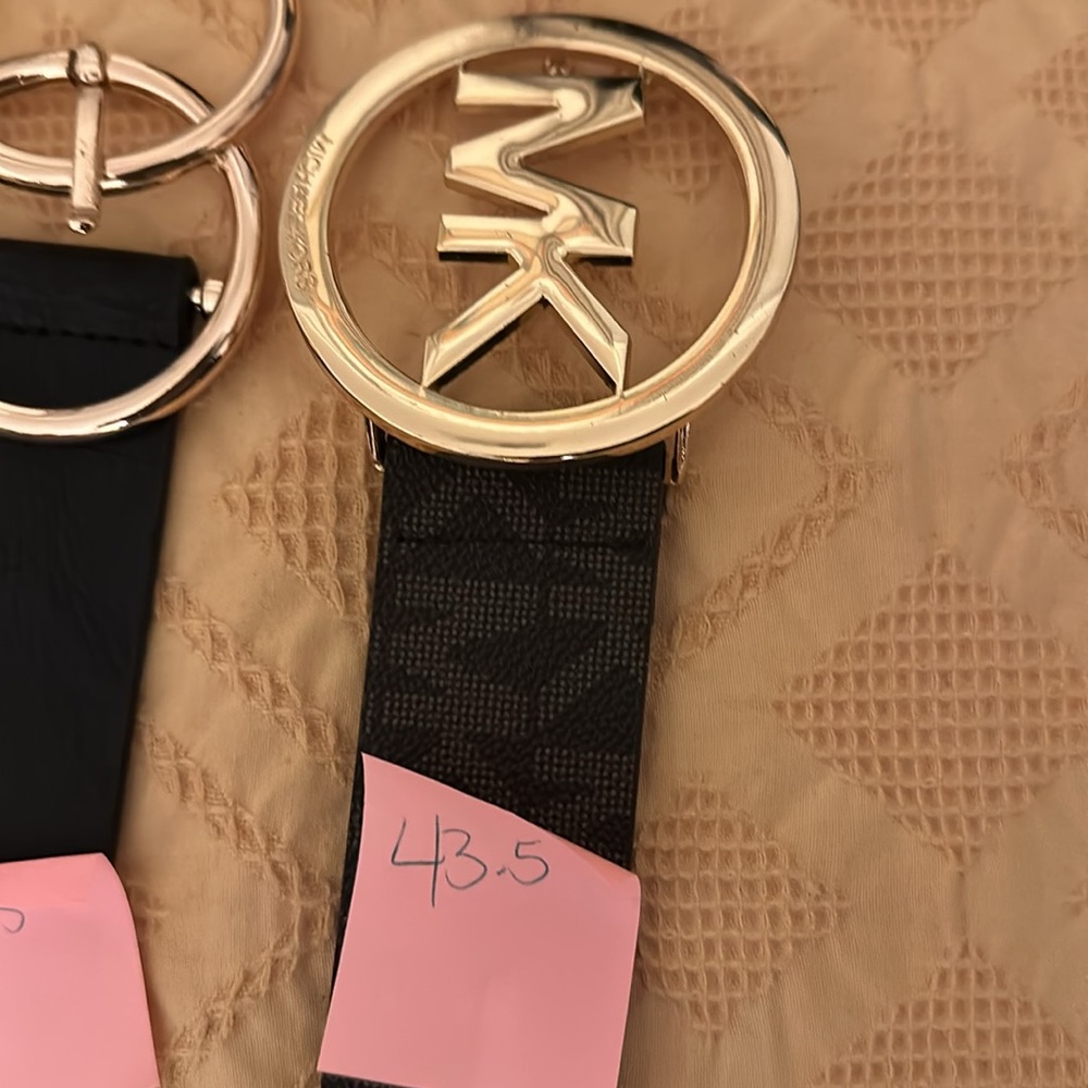 Michael Kors belt great condition!